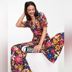 ASOS DESIGN bubble crepe V-neck puff sleeve jumpsuit in ditsy floral sz 14